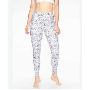 Athleta Sandstone Stash Pocket Salutation Tight leggings‎ size medium 8/10